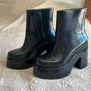 Melissa Nubia Boot size 8/39